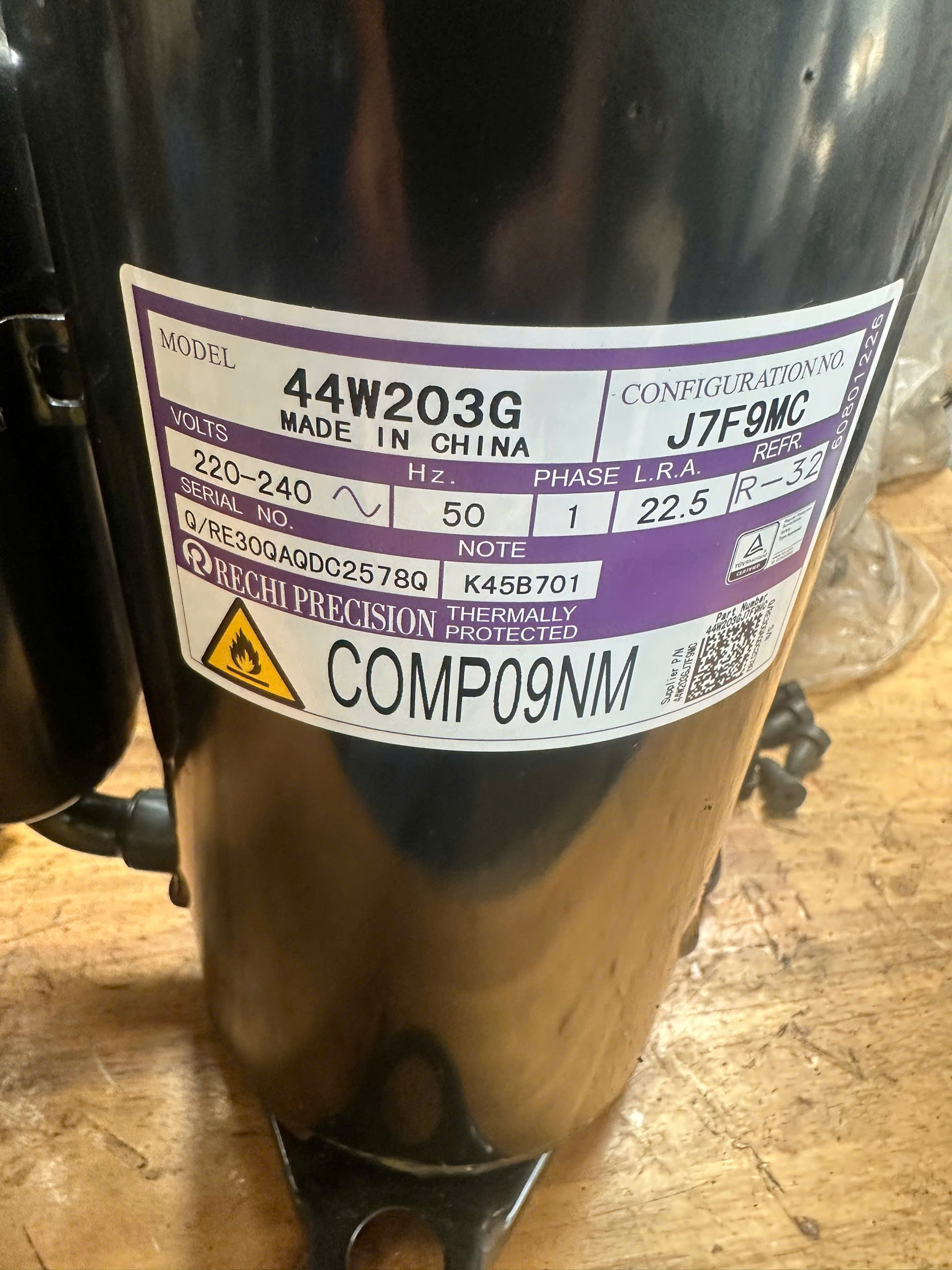 Block máy nén lạnh Rechi 44W203G (mới)