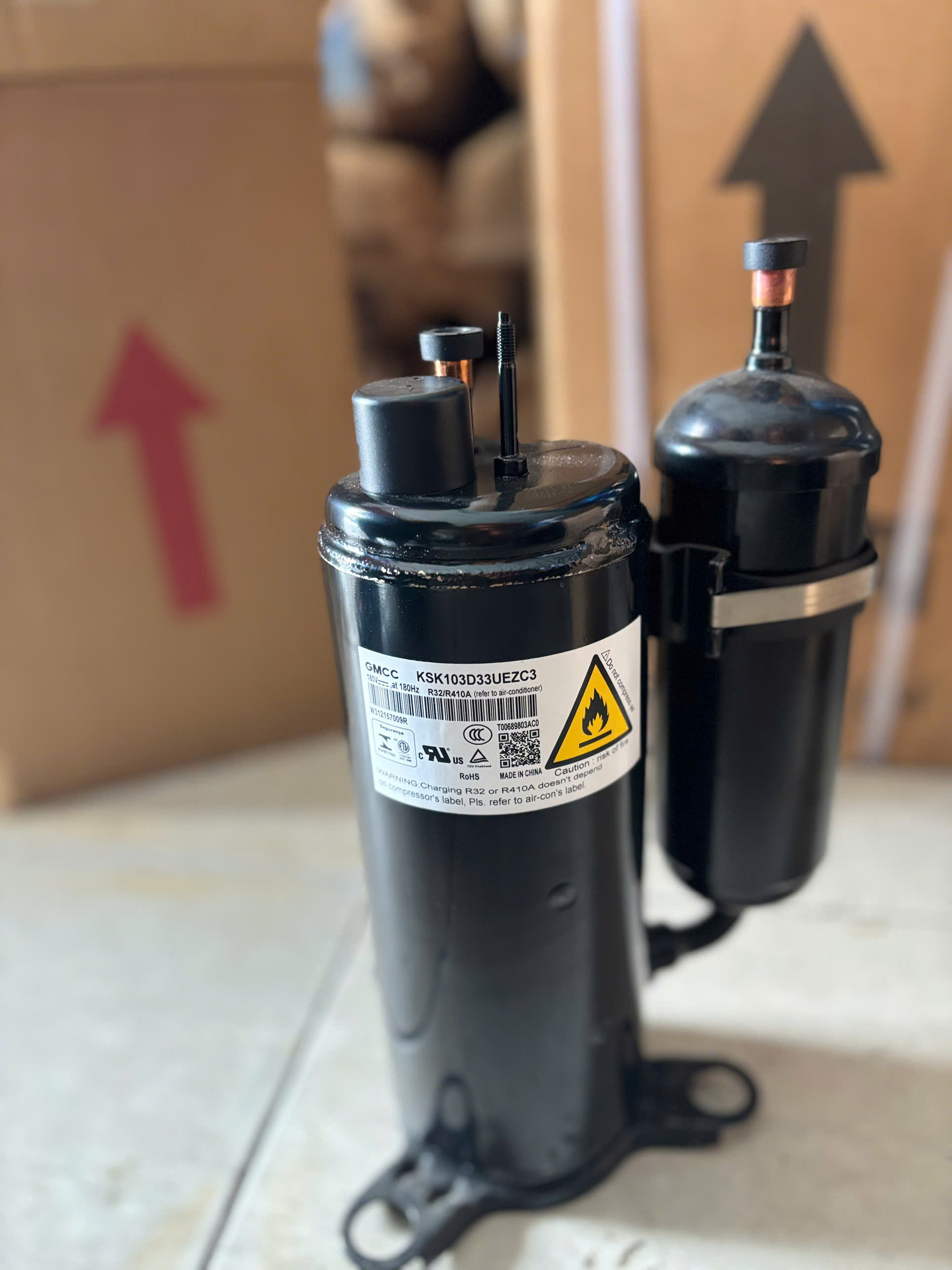 Block máy lạnh Toshiba inverter KSK103D33UEZC3 (Mới)