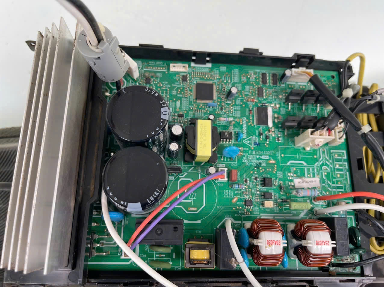 Bo Mạch Đuôi Nóng Điều Hoà, Máy Lạnh TOSHIBA 2HP 18000BTU 1 Chiều, 2 chiều