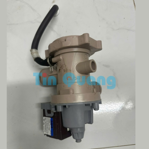 Bơm kèm cùm xả máy giặt Aqua cửa trước AQD-D850E tháo máy