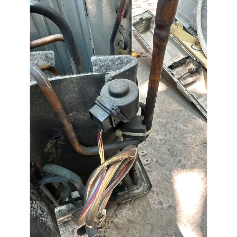 Cáp từ kèm thân van máy lạnh Mitsubishi heavy SRC10YN, SRC12YN