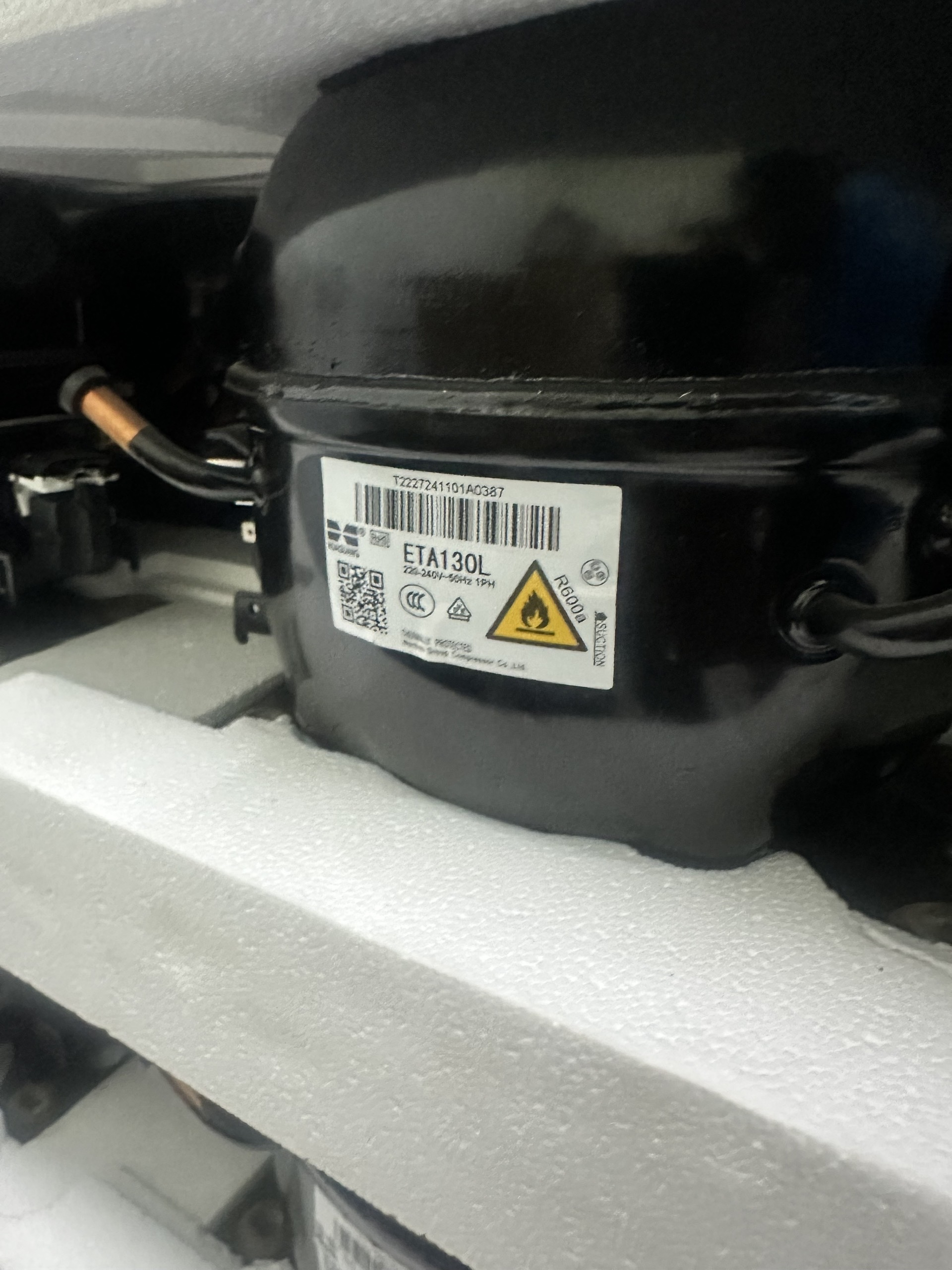 Máy nén tủ lạnh ETA130L (Gas R600A) - 220V - 167W 