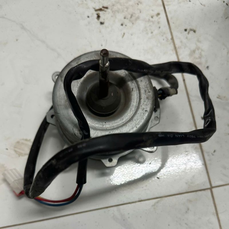 Quạt dàn nóng máy lạnh Samsung inverter 1.0 & 1.5hp model AR13TYHYCWKX