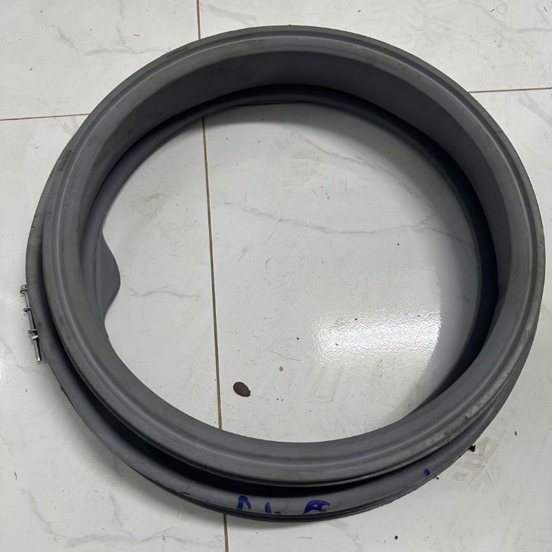 Ron máy giặt Toshiba cửa ngang inverter TW-BH95S2V