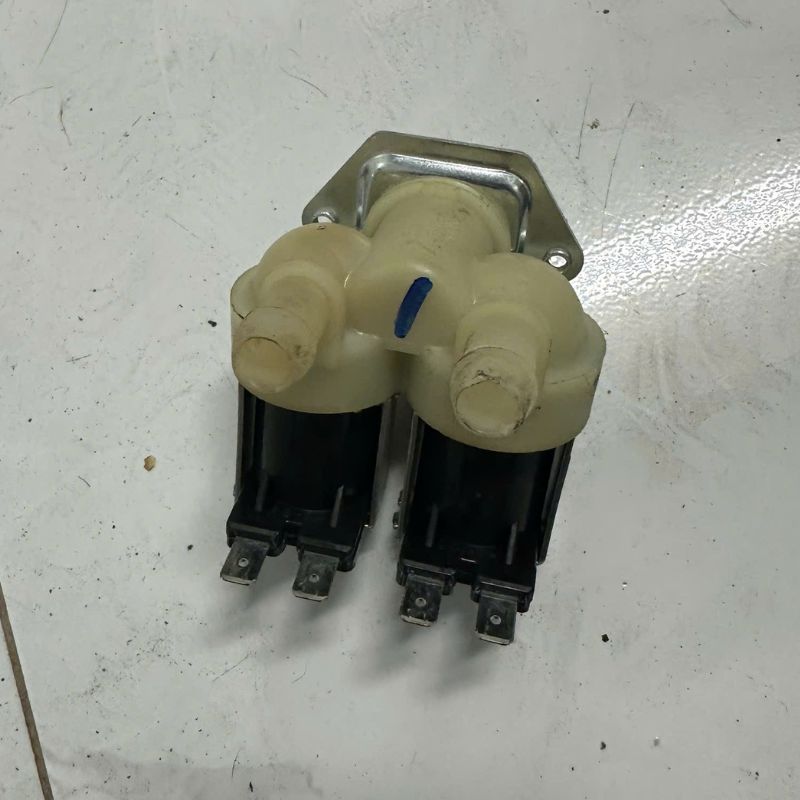 Van cấp nước máy giặt Toshiba cửa ngang inverter TW-BH95S2V