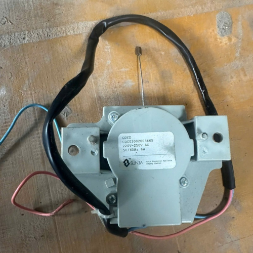 Xả máy giặt Sanyo inverter ASW-DQ900ZT tháo máy